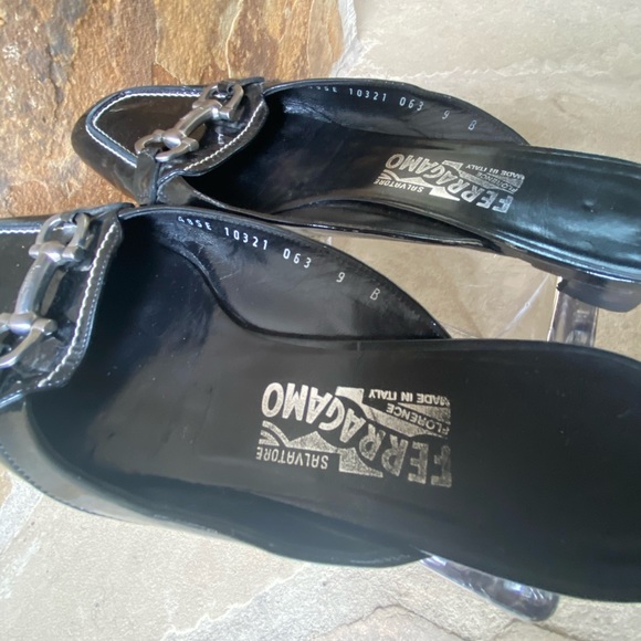 Women’s Salvatore Ferragamo shoes - Picture 5 of 11